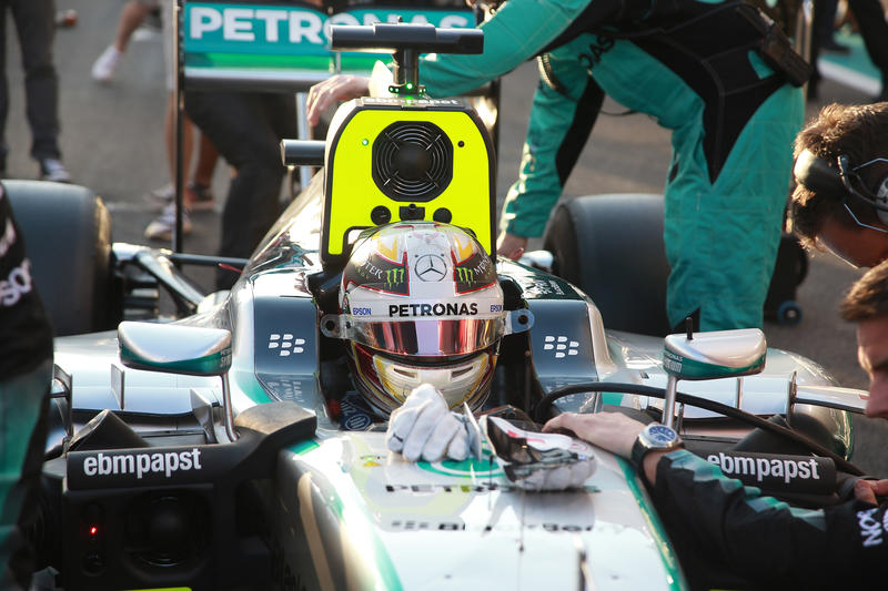 Mercedes, Hamilton risponde a Wolff: “Io e Rosberg non diamo problemi alla squadra!”