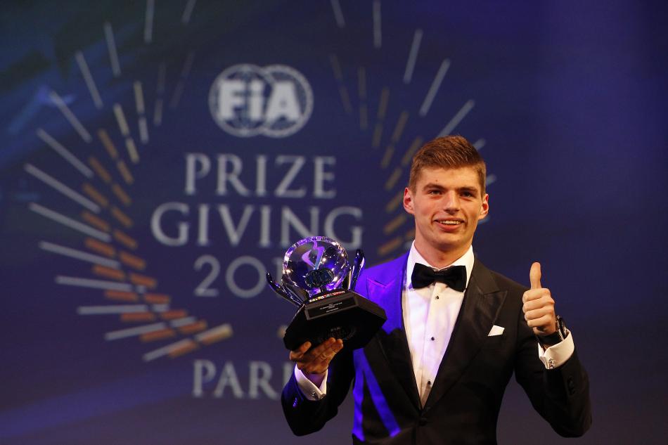 Gala FIA, Max Verstappen riceve ben tre premi