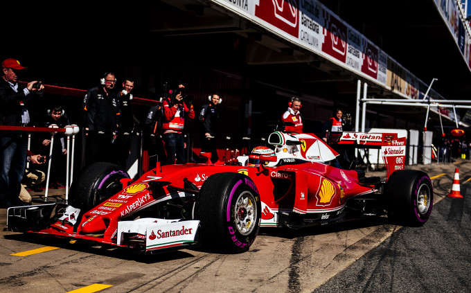 Ferrari: Kimi Raikkonen in pista con le Pirelli Ultrasoft