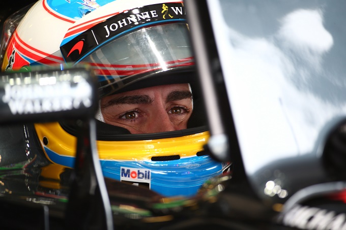 McLaren, Alonso: “Limitare i team radio? Diventeremo dei robot”