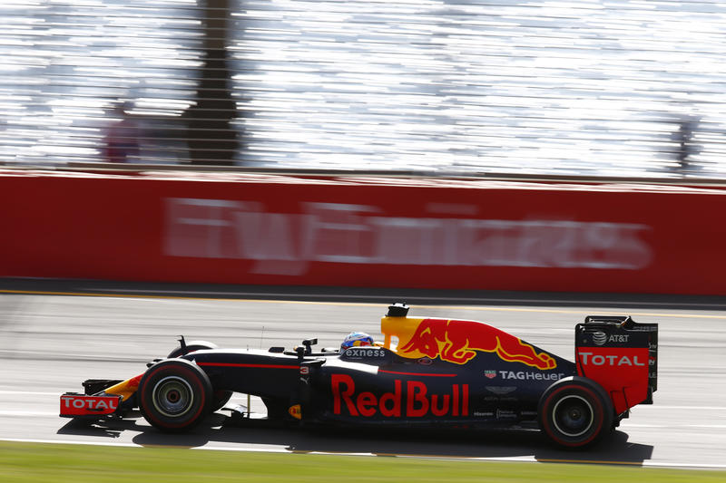 Red Bull, Helmut Marko ammette che Ricciardo piace a Mercedes e Ferrari