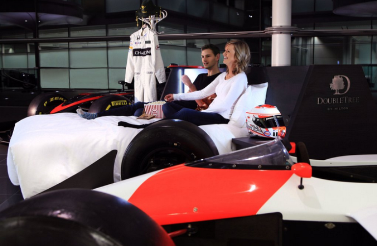 La McLaren lancia una competition: Il vincitore potrà dormire accanto all’auto di Senna