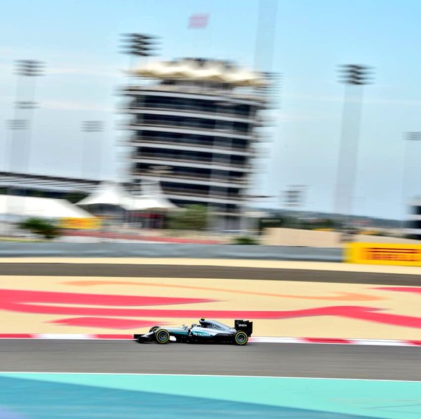 F1 GP Bahrain, Prove Libere 1: Mercedes volano, Rosberg precede Hamilton