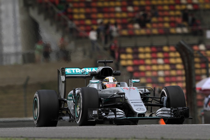 GP Cina, Hamilton solo 4° nelle FP2: “Nel complesso non è stata una brutta giornata”