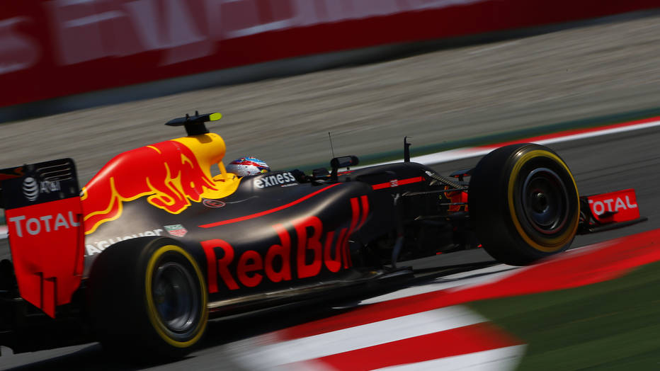 Red Bull, Verstappen: “Positivo completare tutti questi giri con la nuova power unit Renault”