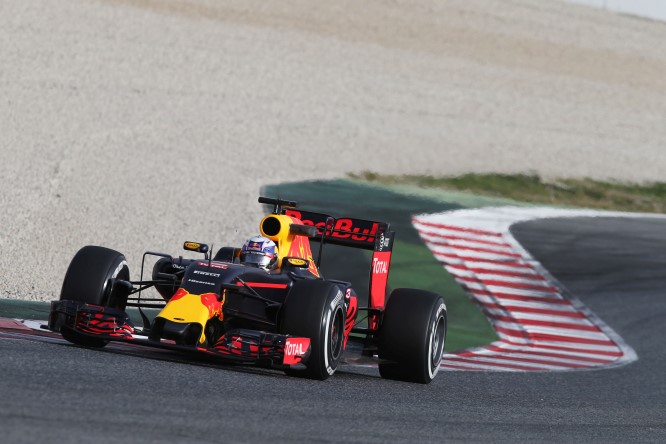 Red Bull, Ricciardo commenta la nuova power unit Renault: “Notevole passo in avanti”