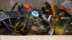 GP Australia, Alonso contro le barriere a 305 km/h