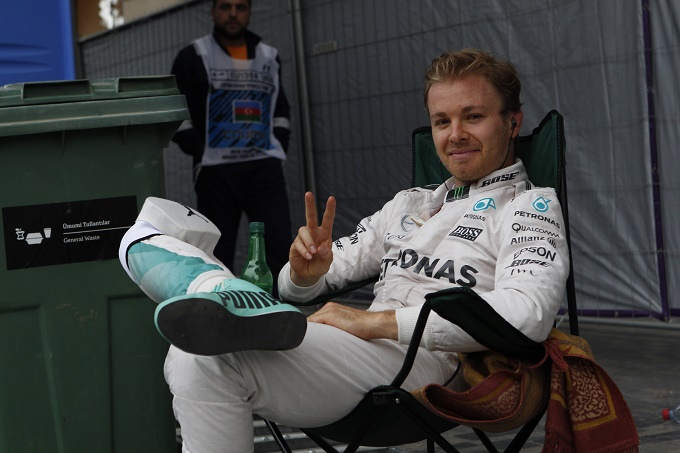 A Baku grande pole di Rosberg!