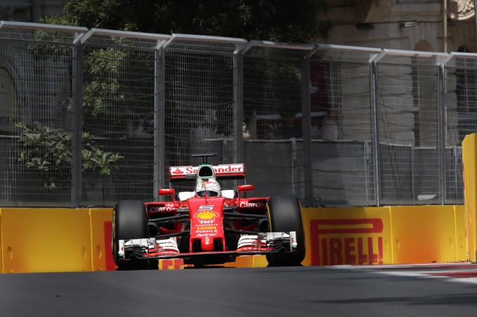 Vettel: “Positivo partire dal lato pulito”