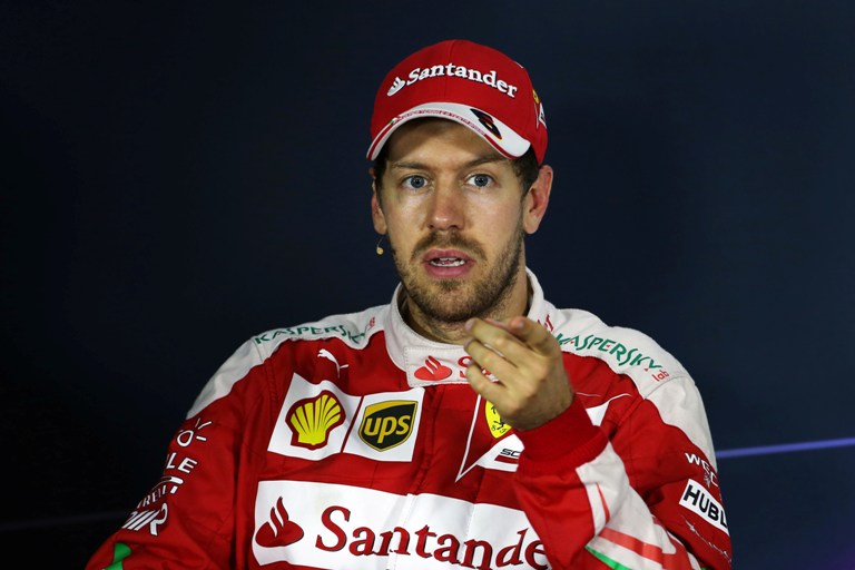 Vettel e Wolff contro le restrizioni sui messaggi radio