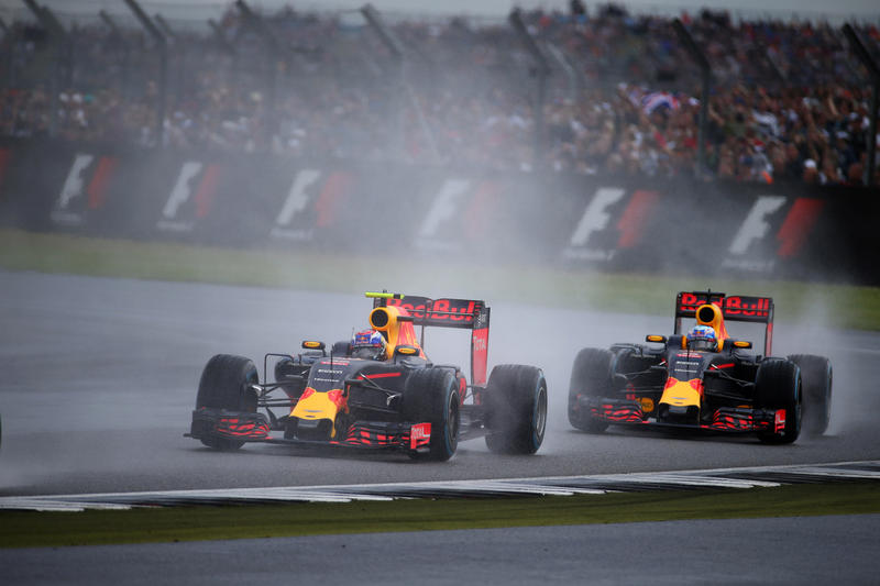 Red Bull, Horner: “Mi aspetto una risposta di Ricciardo ai risultati di Verstappen”