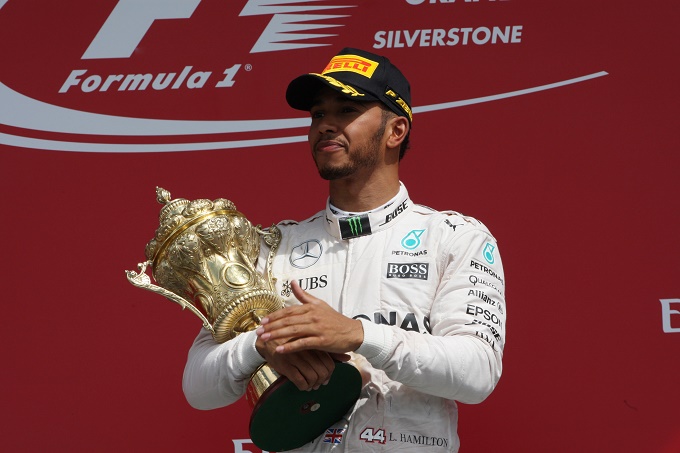 Hamilton: “Non penso ai record di Schumacher”