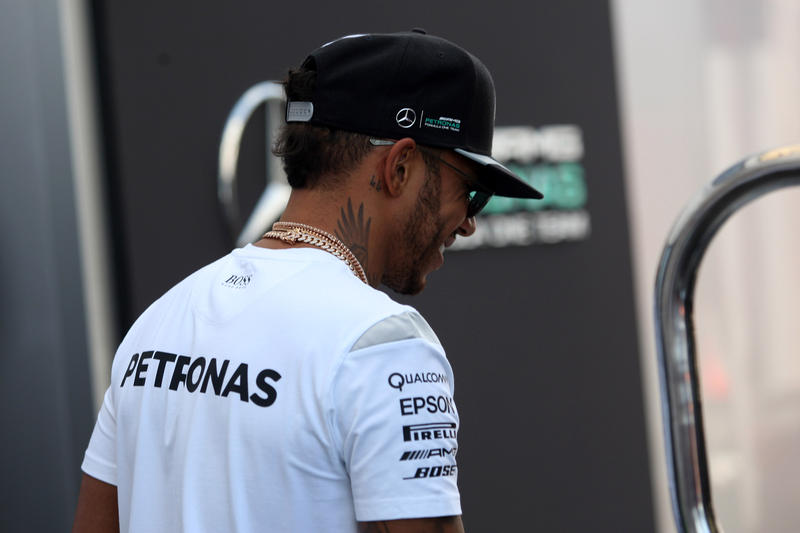Lewis Hamilton: “Mi scuso con la mia squadra”