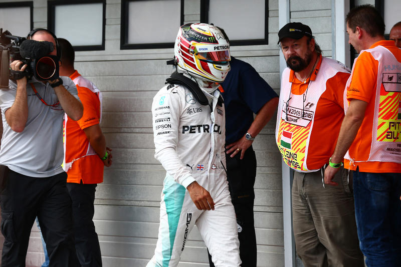 Lewis Hamilton: “Sessione complicata, il secondo posto va bene”