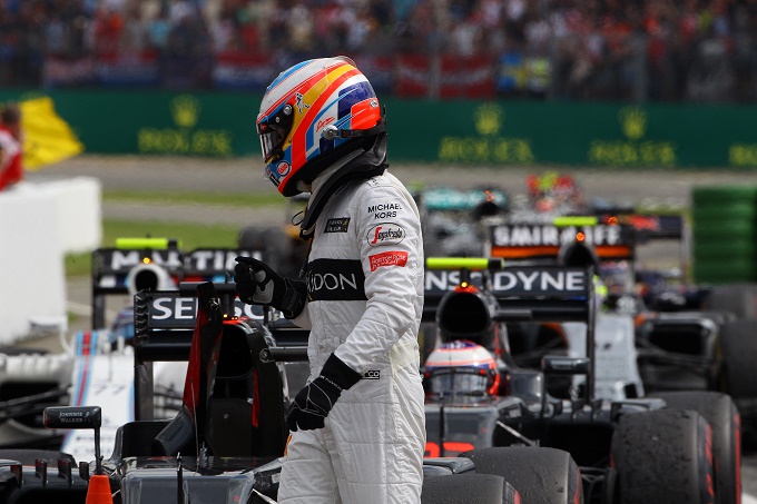 Alonso: “La F1 deve prendere esempio dal calcio”
