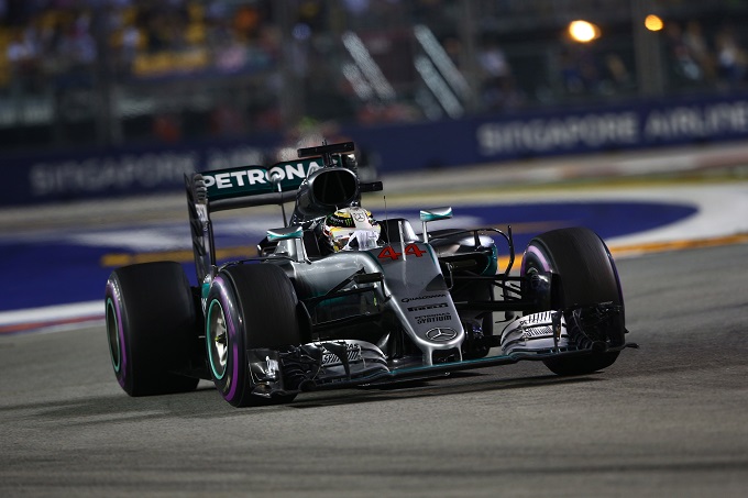 Mercedes, Hamilton: “Speriamo di ottenere un ottimo risultato a Sepang”