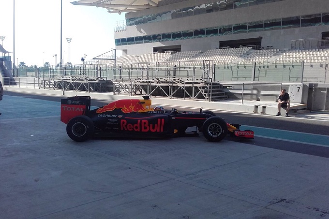 Test Pirelli 2017: 81 giri per la Red Bull ad Abu Dhabi