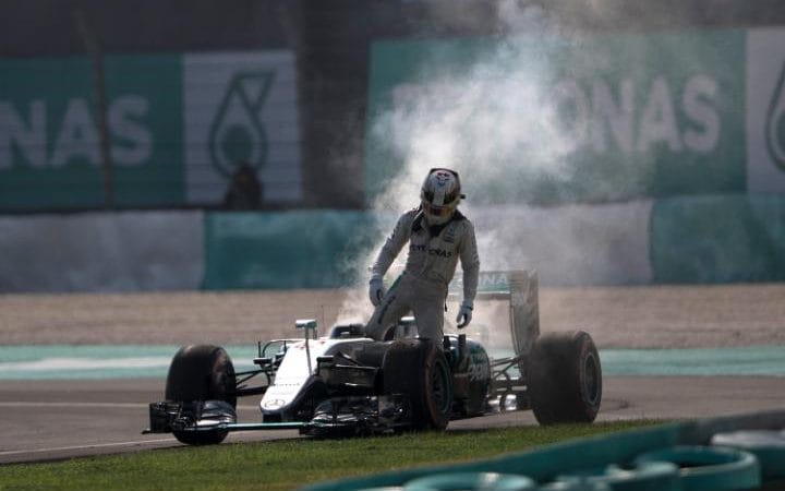 Mercedes, Hamilton: “Gran parte della stagione sono stato più veloce di Nico”