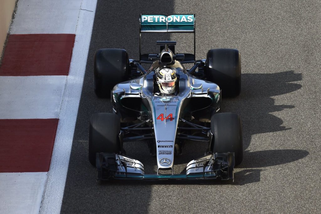 Test Pirelli, Hamilton lascia il sedile a Wehrlein per un malessere fisico