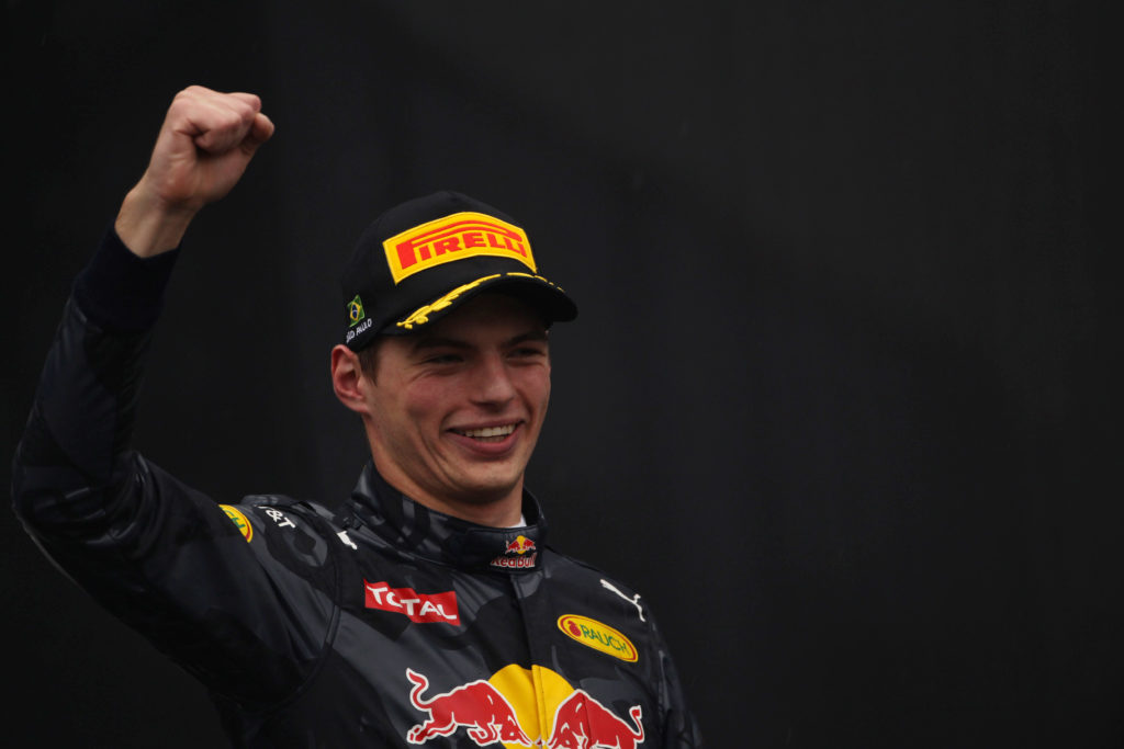 Verstappen: “Dovrebbero esserci regole precise per i GP sotto la pioggia”