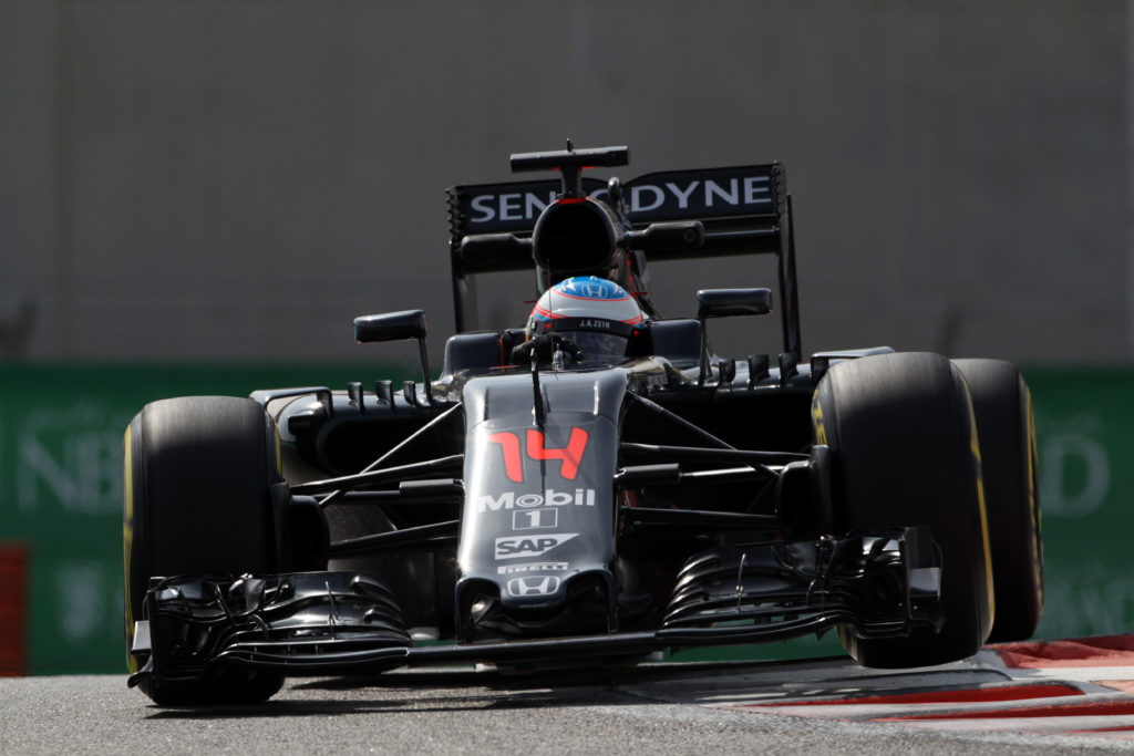 McLaren, Alonso saluta il 2016: “Obiettivi futuri? Vincere il campionato”