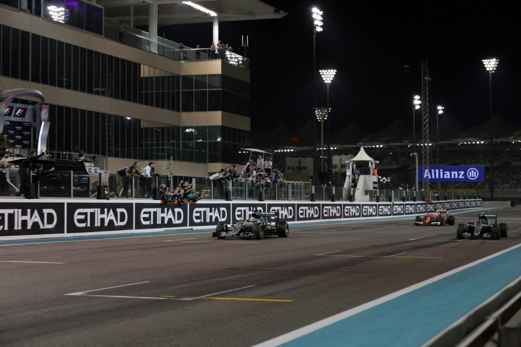 GP Abu Dhabi – Rosberg campione con merito, Hamilton alla disperata, Vettel c’è! [VIDEO]