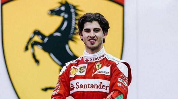 F1 | Prima foto di Giovinazzi con la tuta rossa della Ferrari
