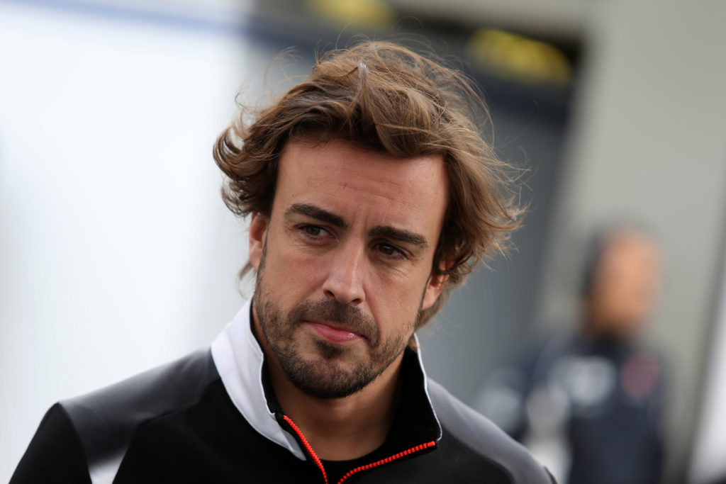 F1 | Alonso svela parte del suo nuovo casco per il 2017
