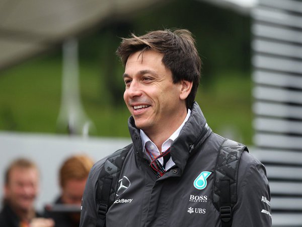 F1 | Mercedes, Wolff: “Liberty deve riuscire a vivacizzare le gare”