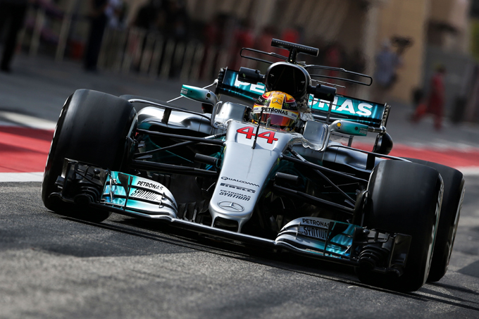 Test F1 Bahrain: Hamilton al top in mattinata