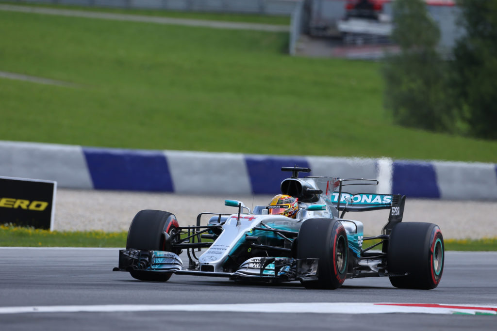 F1 | Clamoroso in Austria: Hamilton penalizzato per la sostituzione del cambio