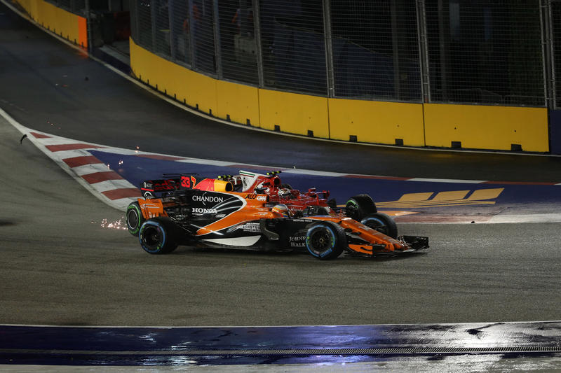 F1 | McLaren, Alonso: “Mi sono ritrovato nel posto sbagliato al momento sbagliato”