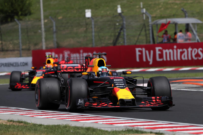 F1 | Red Bull, Horner sul prossimo mercato: “Non siamo a corto di opzioni”