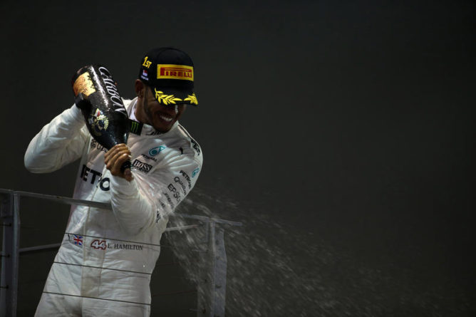 F1 | Hamilton: “Mercedes non riuscirà a sistemare i problemi sulla macchina 2017”