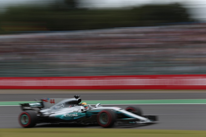 F1 | Pirelli, Hamilton conquista con pneumatici supersoft la pole e firma il nuovo record assoluto di Suzuka