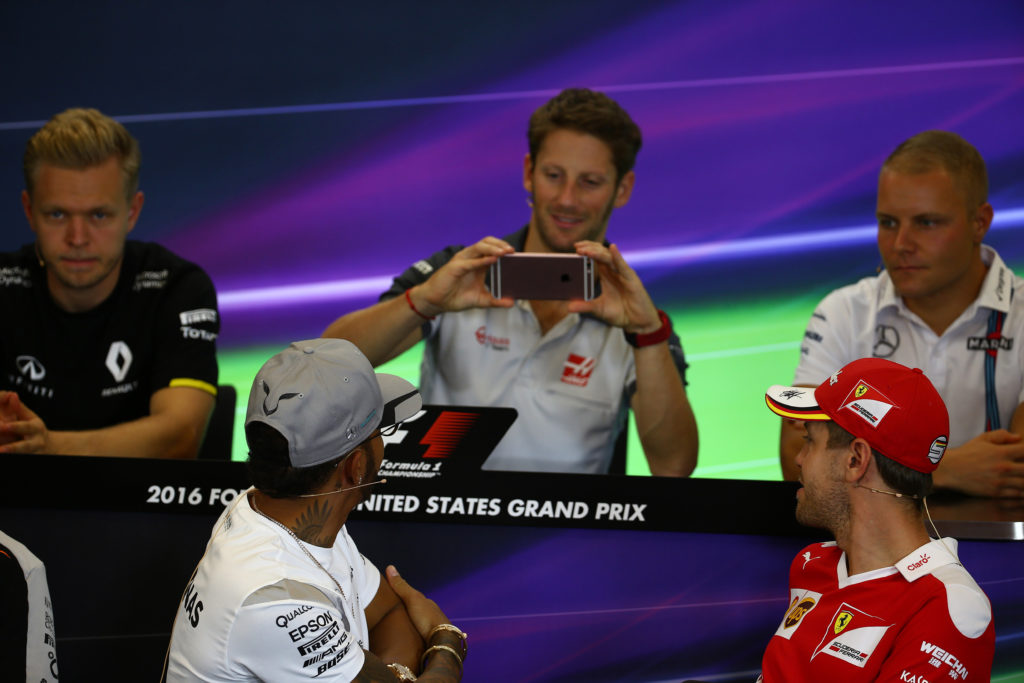 F1 | Suzuka, briefing piloti: Hamilton punzecchia Vettel, di mezzo Grosjean