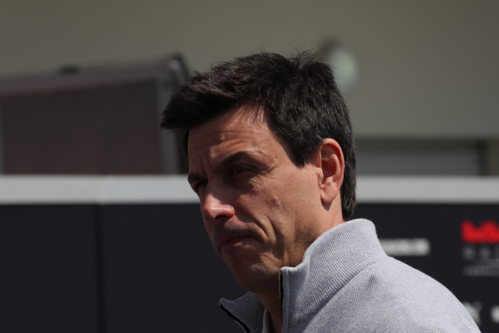 F1 | Wolff critique les commissaires : "Dernièrement, ils n'ont pas fait de très bons choix"