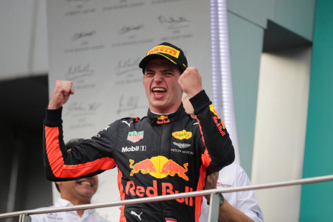 F1 | Mercedes e Ferrari si contendono Verstappen per il 2019