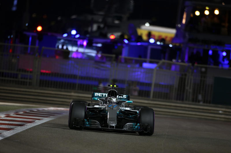 F1 GP Abu Dhabi, Qualifiche: Pole di Bottas, prima fila tutta Mercedes