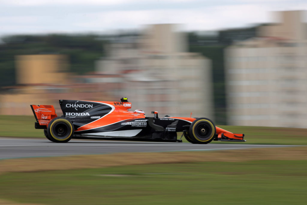 F1 | McLaren, Alonso: “Giornata più difficile del previsto, sarà difficile entrare in Q3”