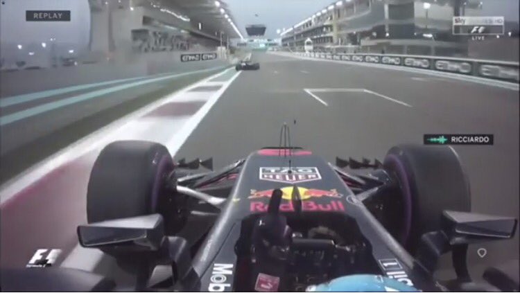 Formula 1 | Simpatico botta e risposta social tra Ricciardo e Grosjean