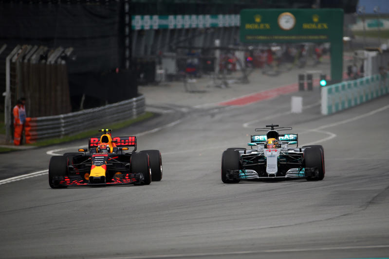 F1 | Hamilton sfida Verstappen: “Non vedo l’ora di combattere con lui”