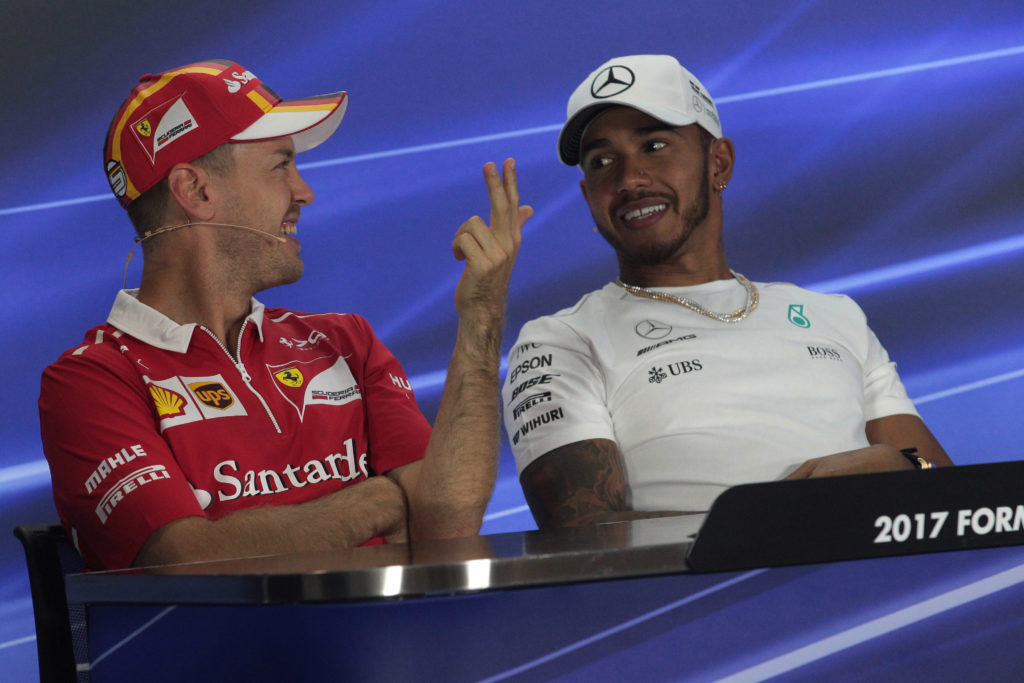 F1 | Hamilton elogia la stagione Ferrari: “Nessuna fortuna, solo una macchina fantastica”