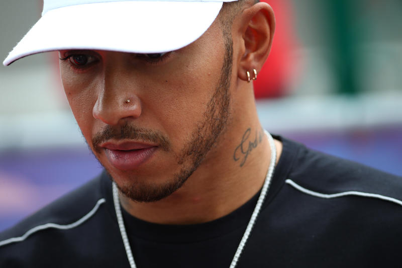 F1 | Hamilton ritorna sui social: foto in montagna e messaggio di “auto-incitamento”