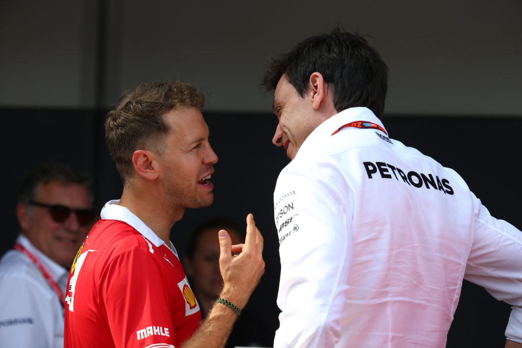 F1 | Wolff e Vettel insieme a Kitzbuhel: “Ora tutti a dire che verrà in Mercedes…”