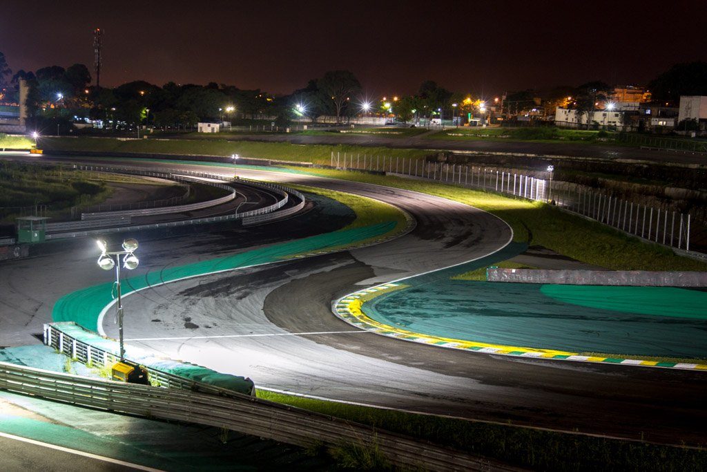 Luci sulla pista di Interlagos, ma non per la Formula 1 in notturna