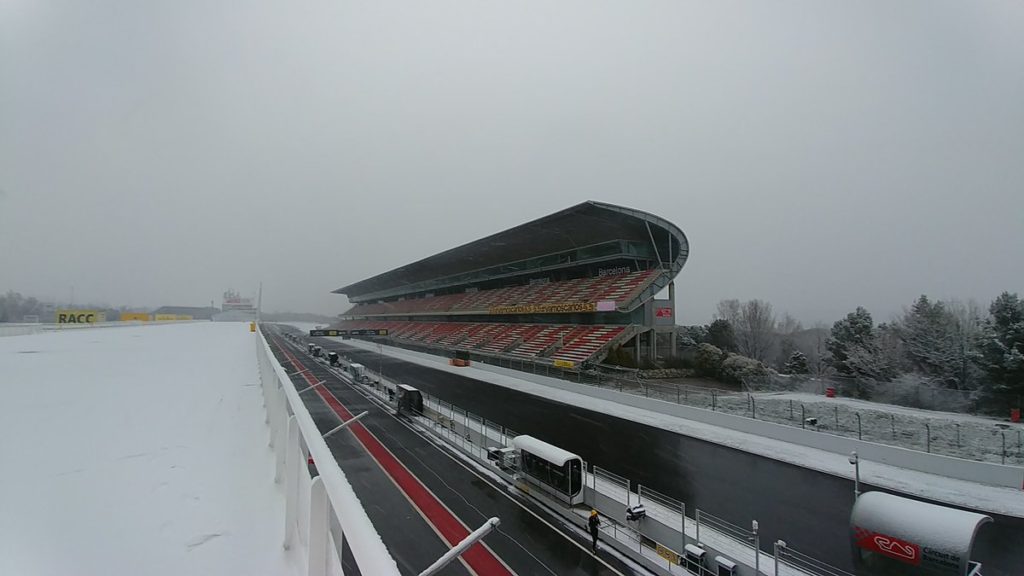 Test F1 2018 | Un giro in pista a Barcellona sotto la neve!