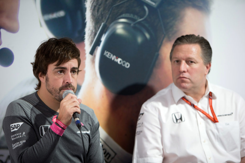 F1 | McLaren, Brown elogia Alonso: “La sua etica del lavoro pari a quella di Schumacher e Senna”