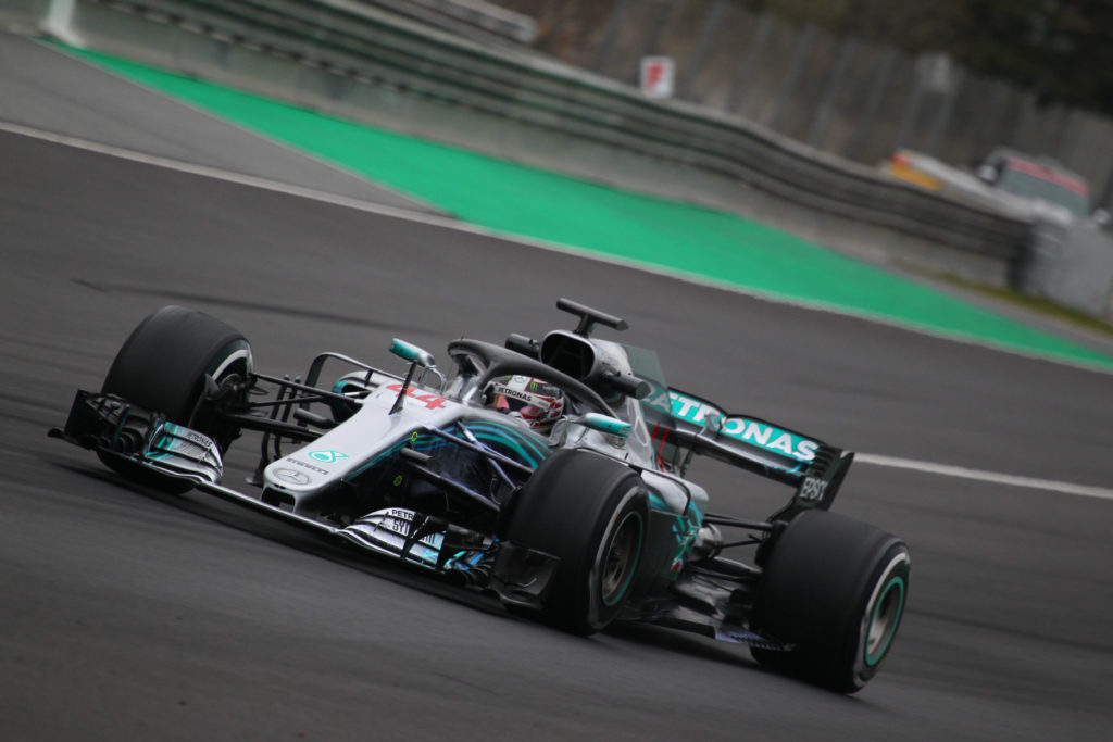 Test F1 2018 | Mercedes, Hamilton: “La Ferrari? Ho visto solamente che è rossa”