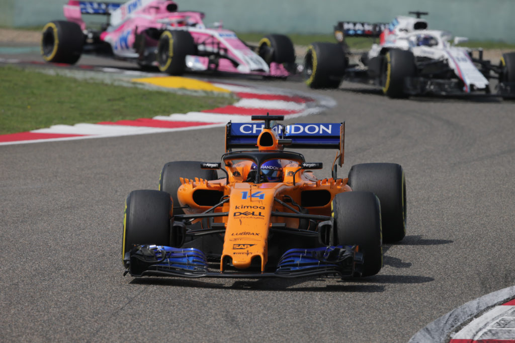 F1 | McLaren, Alonso sul sorpasso a Vettel: “Aveva grossi problemi in curva”